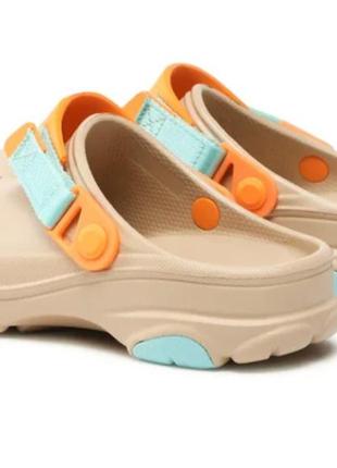 Шлепанцы classic all terrain clog бежевый3 фото