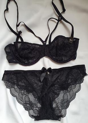 Красивый кружевной бюстик с портупеей размер с-м