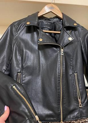 Косуха из эко кожи б/в,стан идеален.