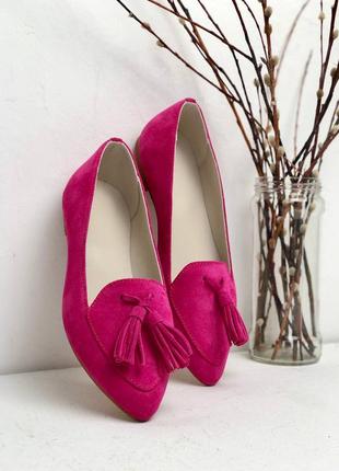 Балетки туфлі лофери замшеві шкіряні фуксія малина рожеві с гострим носком і бубонами
