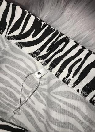 Прямые черно-белые джинсы анималистичный принт зебра6 фото