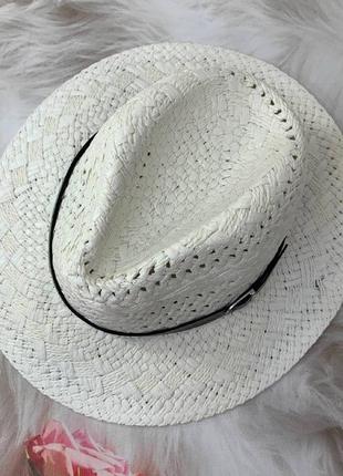 Летняя плетеная узорчатая шляпа федора с ремешком белый8 фото