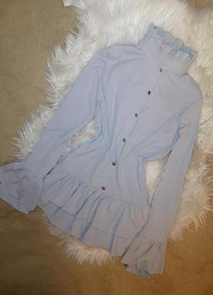 Блуза под горло с баской нарядная воланы пуговицы2 фото