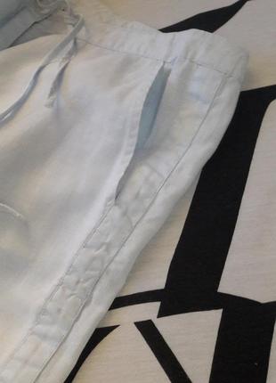 Небесні кюлоти з лампасами