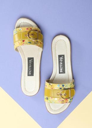 Кожаные яркие горчичные цветные шлепанцы низкий каблук натуральная кожа