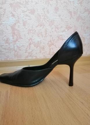 Чёрные модельные женские туфли4 фото