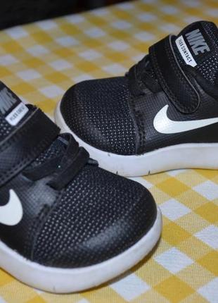 Легкі літні кросівки nike