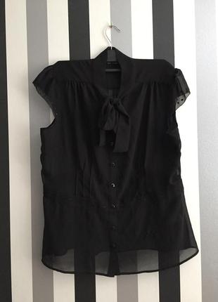 Красива легка чорна блуза