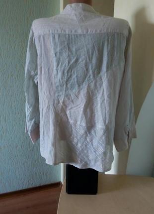 Нежнейшая вышитая атласными лентами в национальных цветах блузка8 фото
