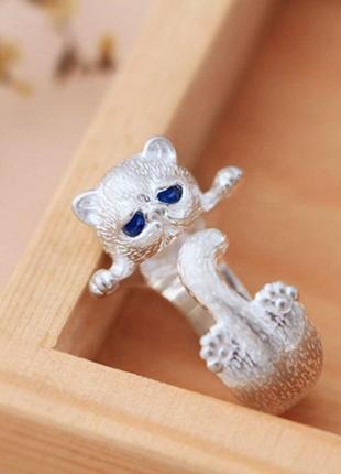 Милое женское кольцо котик с синими глазами размер регулируемый