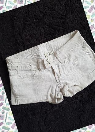 Белые коротенькие шортики