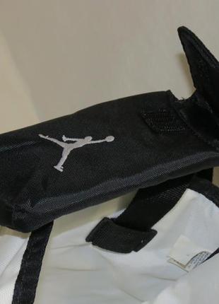 Сумка для ноутбука nike air jordan messenger bag на плече7 фото