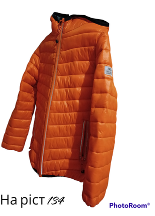 Класна курточка на ріст 134 фірми reserved. друга курточка фірми quechua на вік 13-14 років