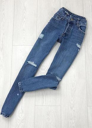 Джинсы бойфренды bershka mom