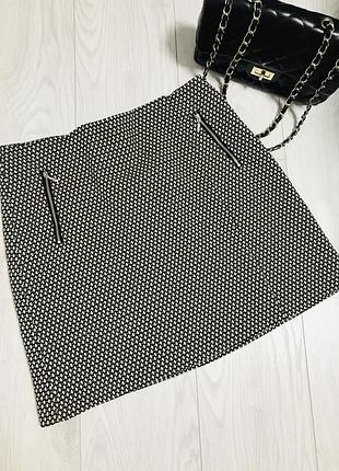 Женская юбка мини длины wallis сзади с замочком и на подкладке