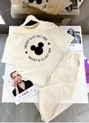 Женский костюм футболка и штаны4 фото