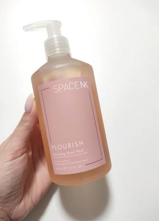 Жидкое мыло для рук space nk flourish enriching hand wash1 фото