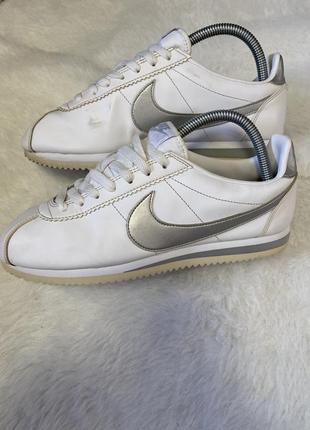 Кросівки nike classic cortez leather se1 фото