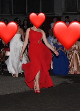 Вечірня випускна довга червона сукня в підлогу шифонова на одне плече з відкритою спиною2 фото