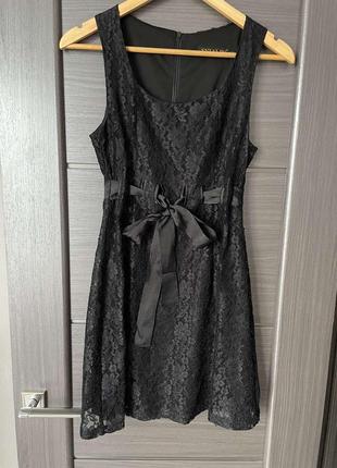 Чорна мережевна сукня