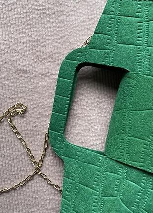 Яскрава зелена сумка під замшу з ремінцем ланцюжком8 фото