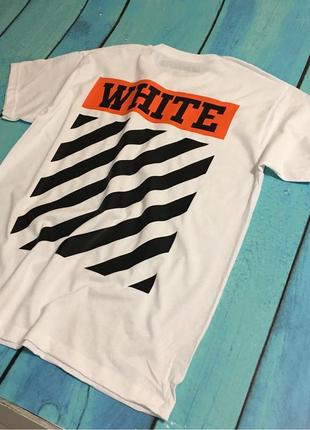 Мощная футболка off-white.