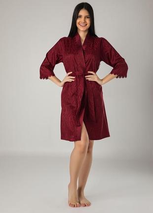 Гарний сатиновий атласний халат до колін на запах, халати жіночі натуральні бавовна з мереживом бордовий