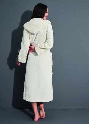 Домашній халат махровий пухнастий виробництва туреччина, махровий жіночий халат довгий з капюшоном кремовий s9 фото