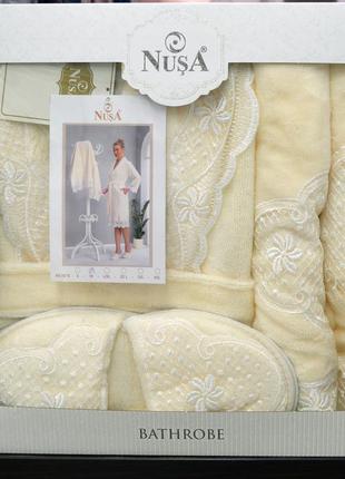 Наборы халатов и полотенец женские махровые с кружевом, комплекты халаты с полотенцами набор кремовый4 фото