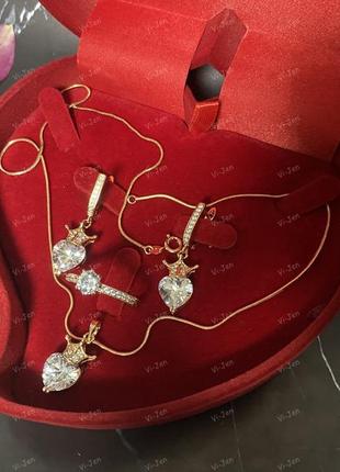 Комплект бриллиантовые сердца с короной в золоте, серьги, цепочка и кулон.6 фото