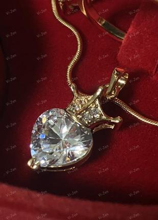 Комплект бриллиантовые сердца с короной в золоте, серьги, цепочка и кулон.5 фото