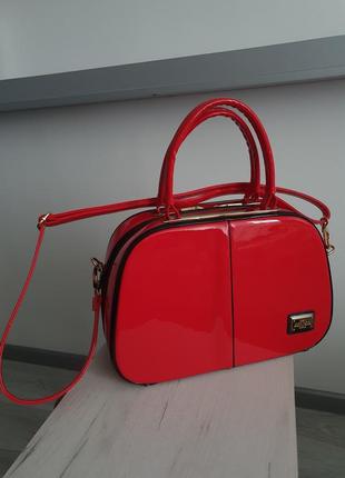 Новая лаковая красная сумка1 фото