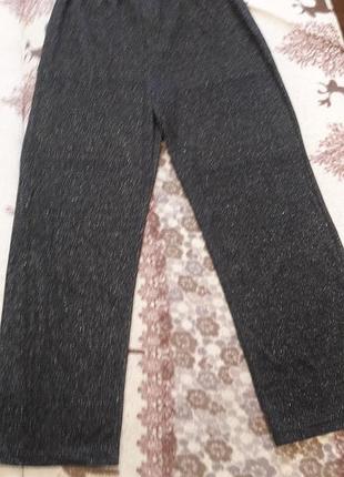 Шикарні штани, чорні в горошок. 46-48.