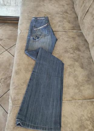 Джинси 25р.
