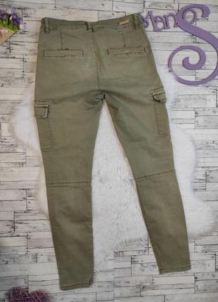 Женские джинсы amisu оливкового цвета с накладными карманами размер 48 l4 фото