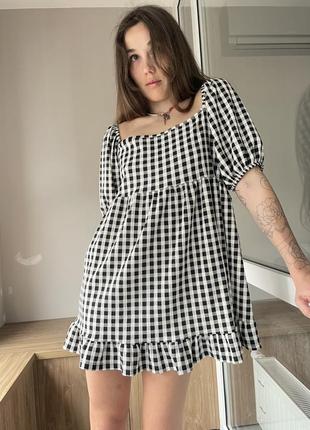 Короткое платье с рюшами oversize1 фото