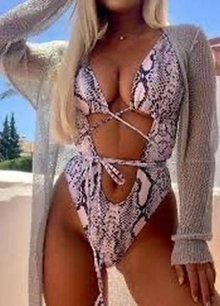 Шикарний суцільний купальник