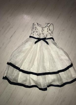 Пышное нарядное платье