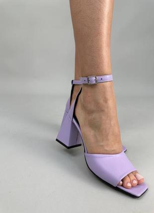 Стильные босоножки на каблуке кожаные/кожа белые,черные, фиолетовые на каблуке летние,лито 2023-2024