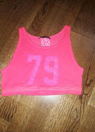 Яскравий кроп топ.