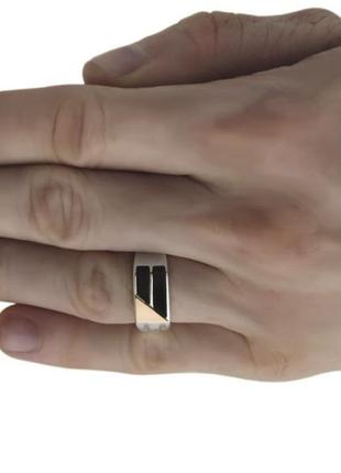 Чоловічий срібний перстень з золотою вставкою та оніксом2 фото