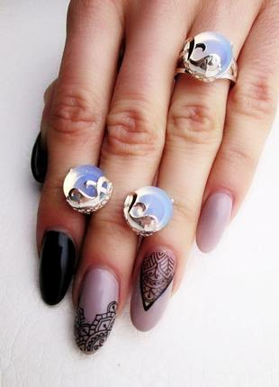 Серебряный набор с золотыми вставками и лунным камнем