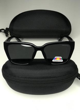Солнцезащитные очки чёрные