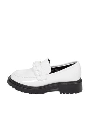 Лоферы женские. туфли женские в двух цветах