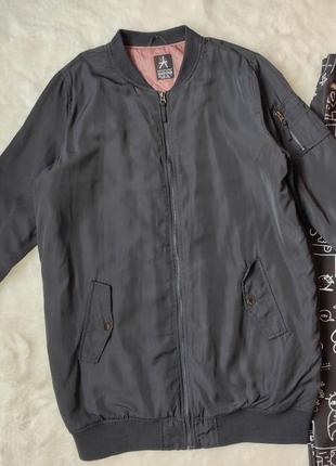 Черный длинный теплый бомбер куртка деми утепленная на молнии с замком батал большого размера5 фото