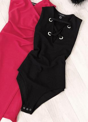 Класний боді з зав'язками на грудях atmosphere