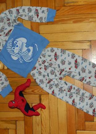 Пижама детская белая с голубым зайчики на автомобилях на малыша 2-3 года.