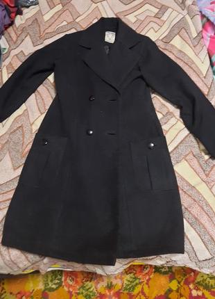 Стильное черное пальто1 фото