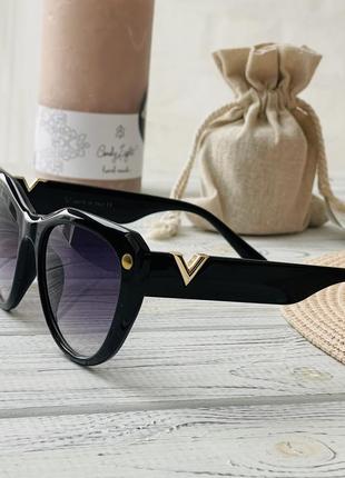Женские солнцезащитные очки чёрные1 фото