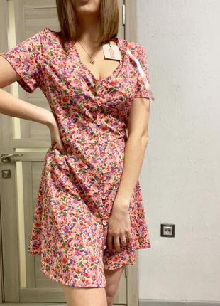 Розовое мини платье-мини в мелкий цветок missguided s-m